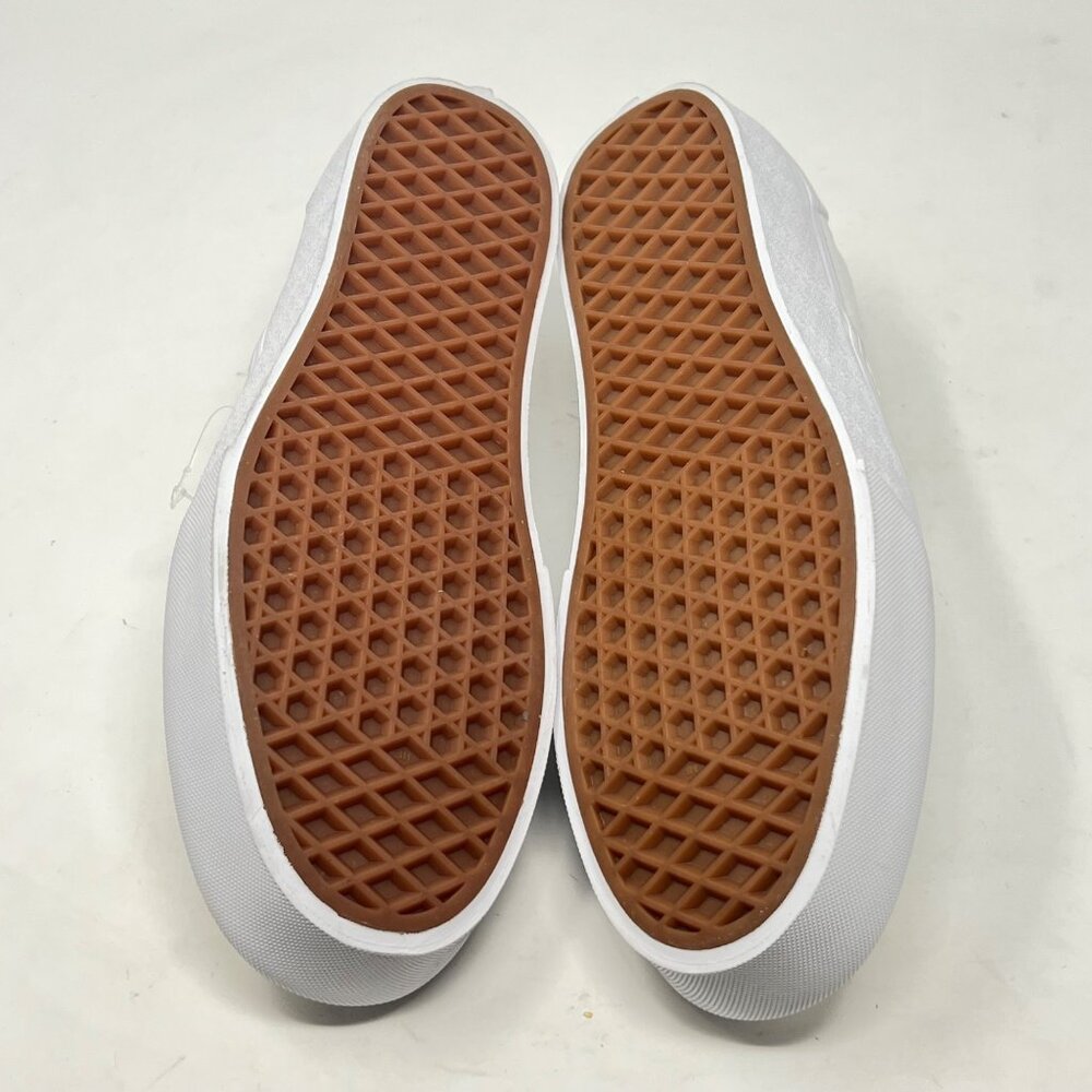 Vans Mens 8 Wm 9.5 Classic Slip On Solid White Skater Sneaker Shoes Indie Boho - Picture 6 of 10